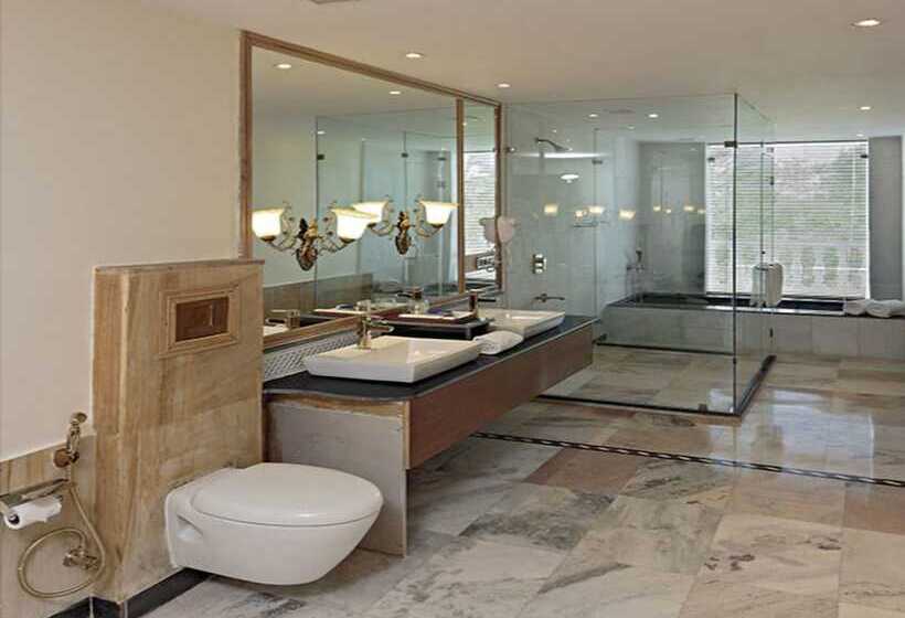 فندق Talaibagh Palace