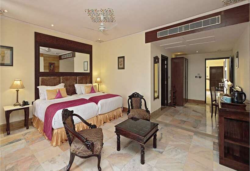 فندق Talaibagh Palace