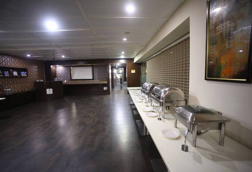 בית מלון כפרי The Byke Suraj Plaza Pure Veg, Thane