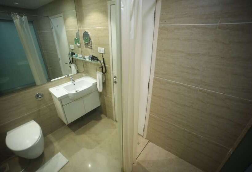 ホテル The Byke Suraj Plaza Pure Veg, Thane