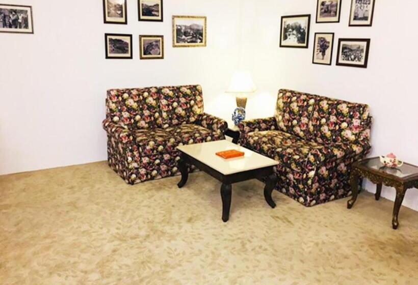 Отель The Chumbi Mountain Retreat & Spa