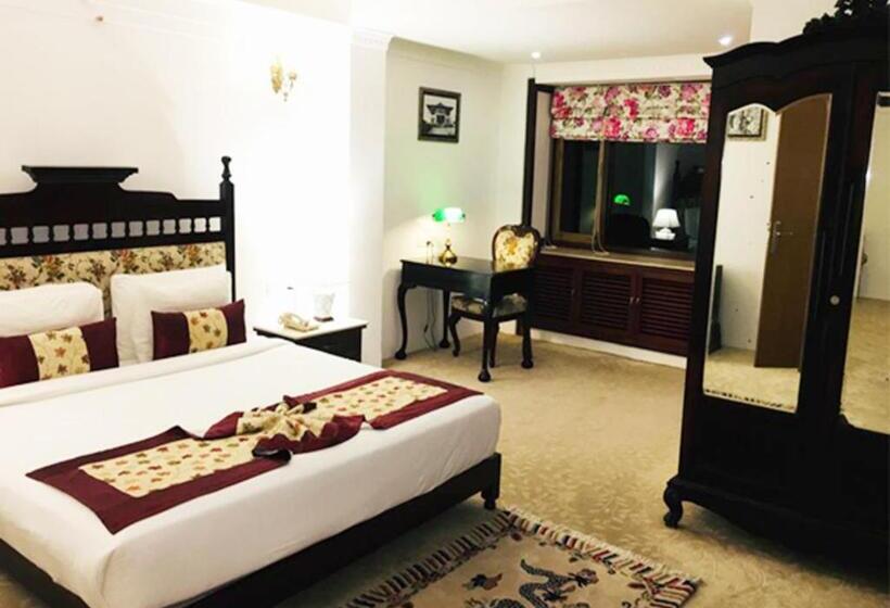 Отель The Chumbi Mountain Retreat & Spa