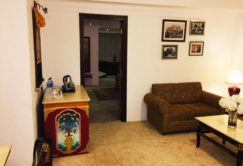 Отель The Chumbi Mountain Retreat & Spa