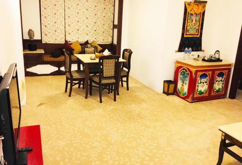 Отель The Chumbi Mountain Retreat & Spa