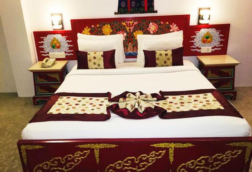 Отель The Chumbi Mountain Retreat & Spa