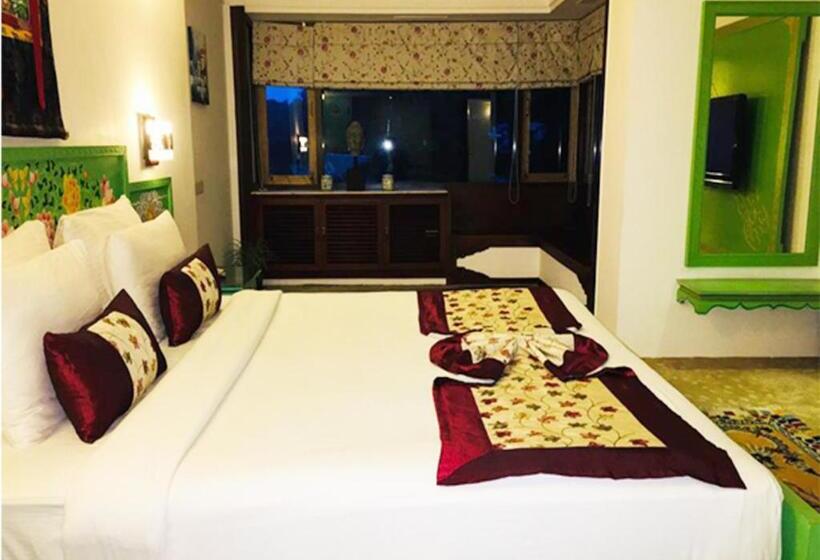 Отель The Chumbi Mountain Retreat & Spa