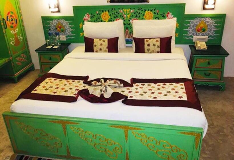 Отель The Chumbi Mountain Retreat & Spa