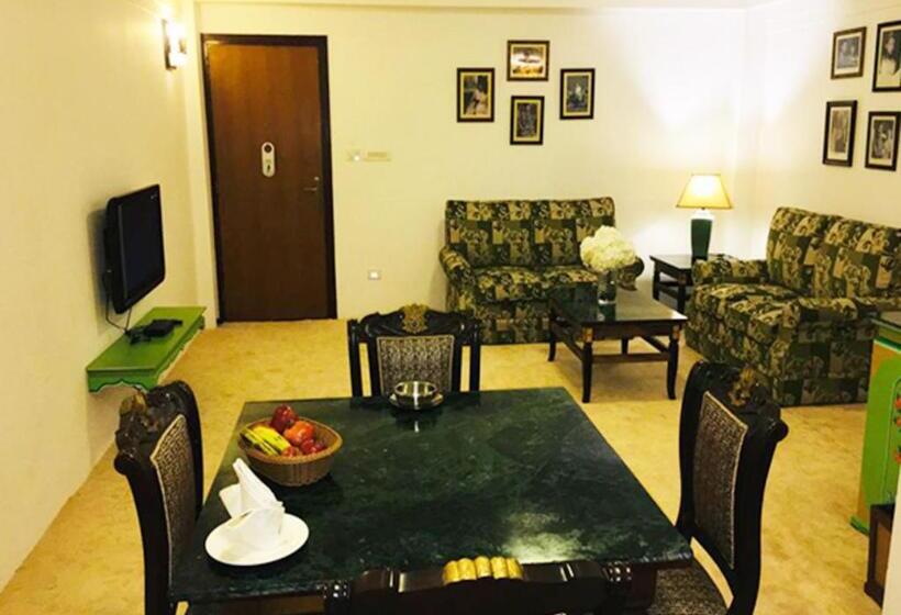 Отель The Chumbi Mountain Retreat & Spa