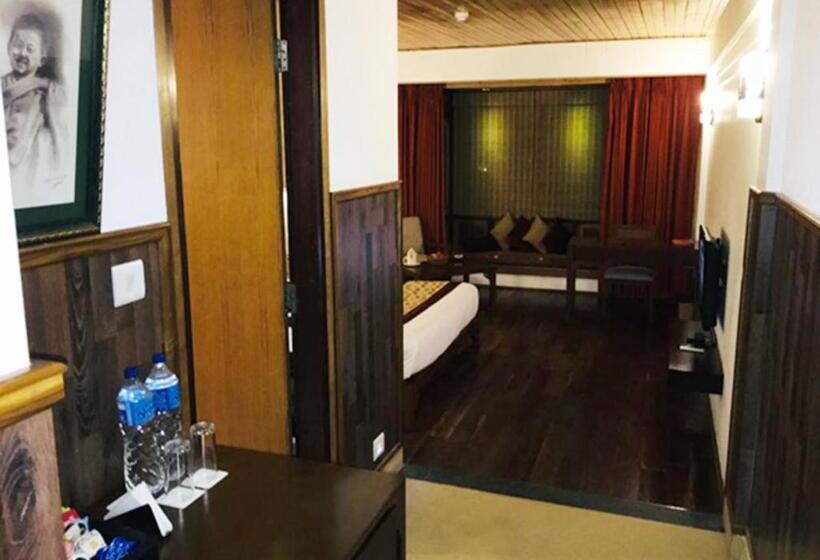 Отель The Chumbi Mountain Retreat & Spa