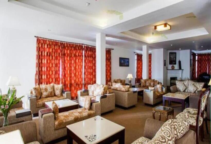 Отель The Chumbi Mountain Retreat & Spa