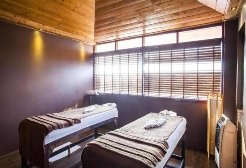 Отель The Chumbi Mountain Retreat & Spa