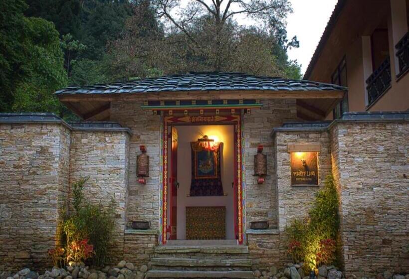 Отель The Chumbi Mountain Retreat & Spa