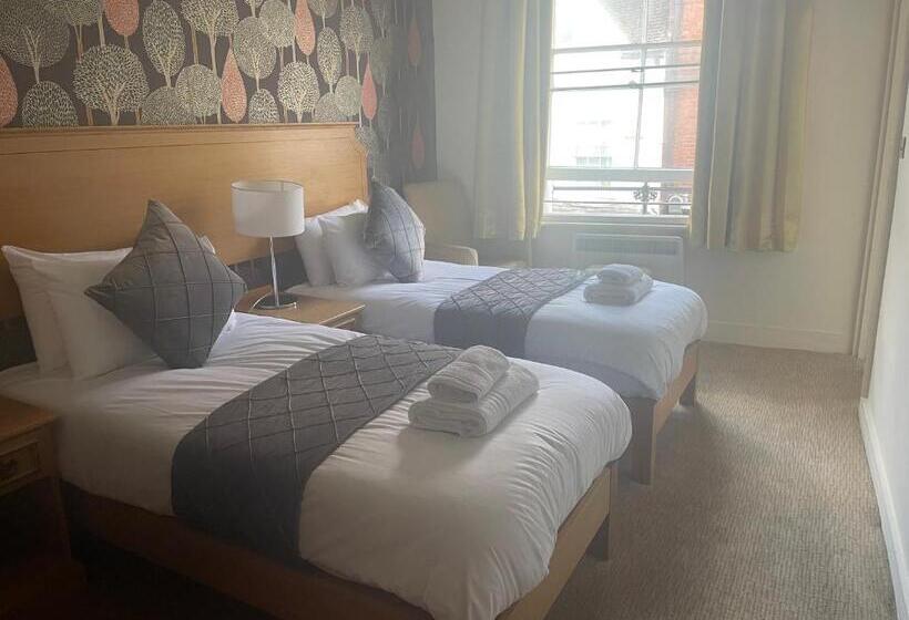 Отель The George Inn