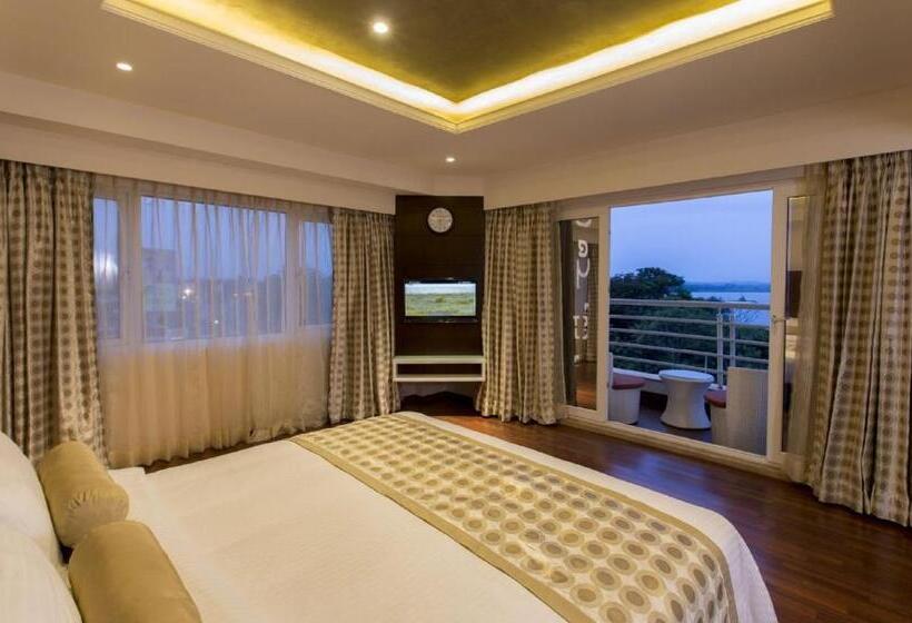 בית מלון כפרי The President