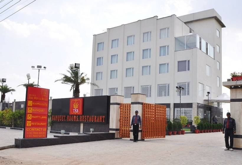 Отель The Royal Bharti