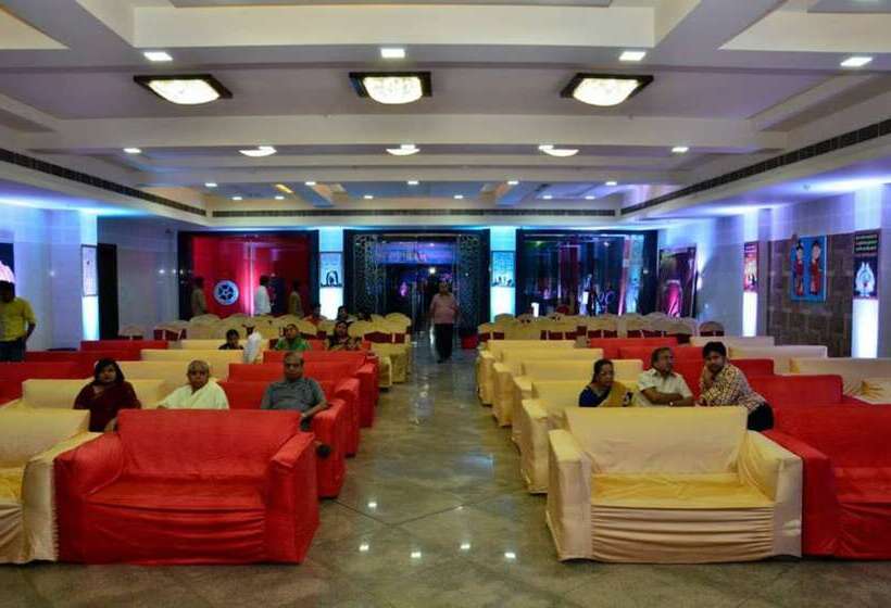 Отель The Royal Bharti