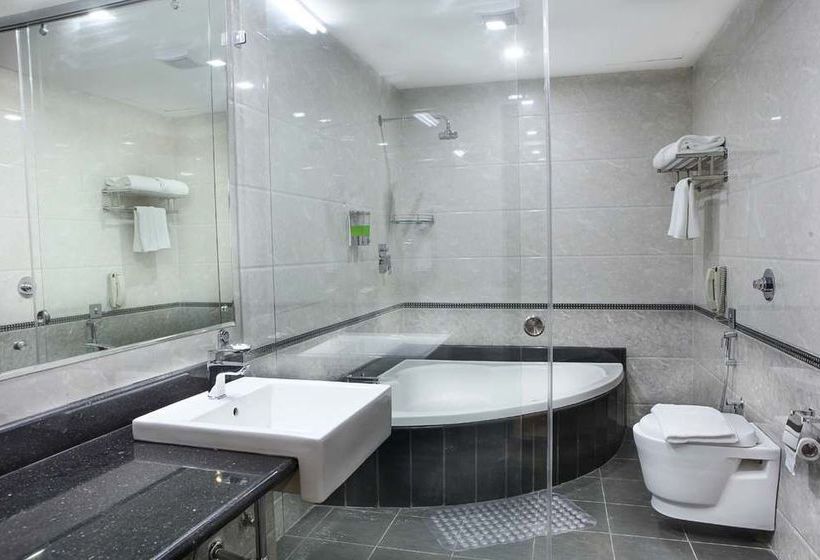 Fotos del hotel Collection O 40631 The Sahar Pavilion:  2