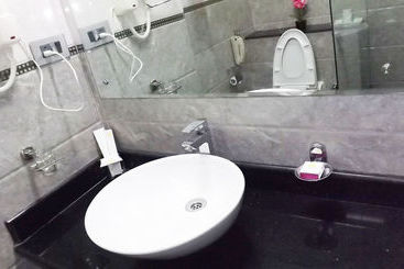 Fotos del hotel Collection O 40631 The Sahar Pavilion:  11