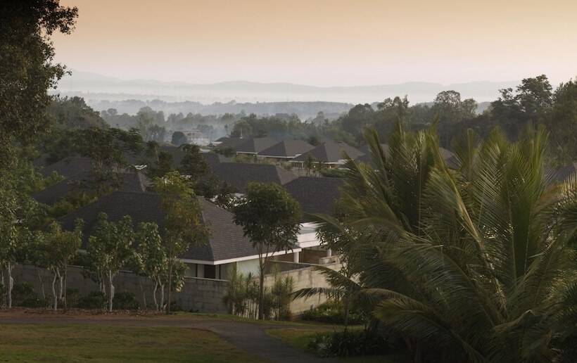 هتل The Serai Chickmagalur