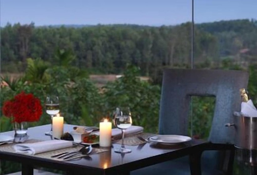 هتل The Serai Chickmagalur