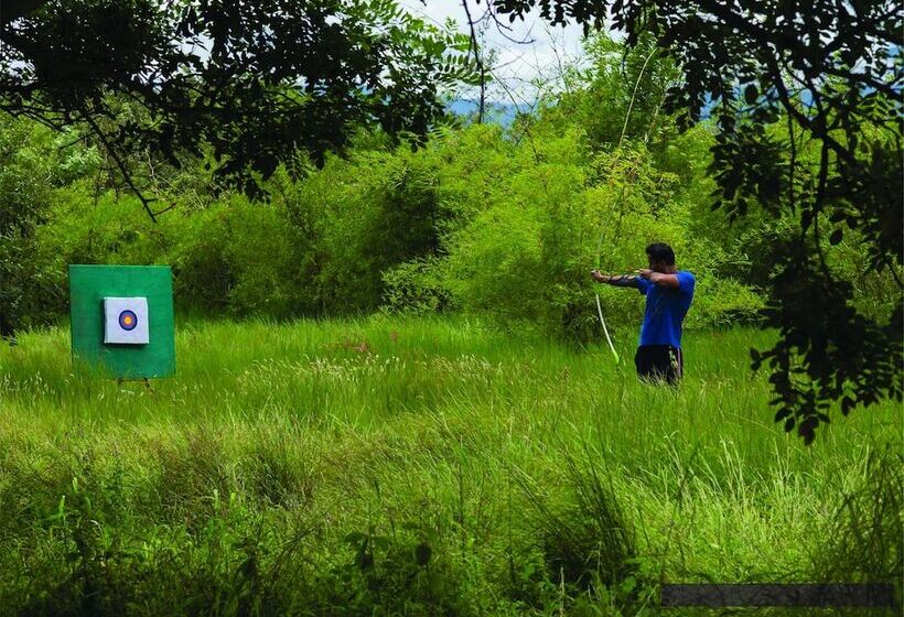 هتل The Serai Chickmagalur