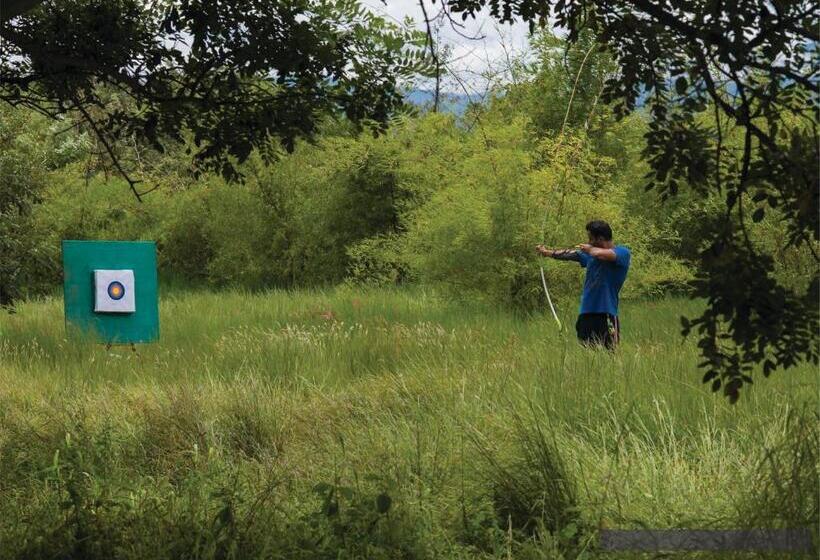 هتل The Serai Chickmagalur