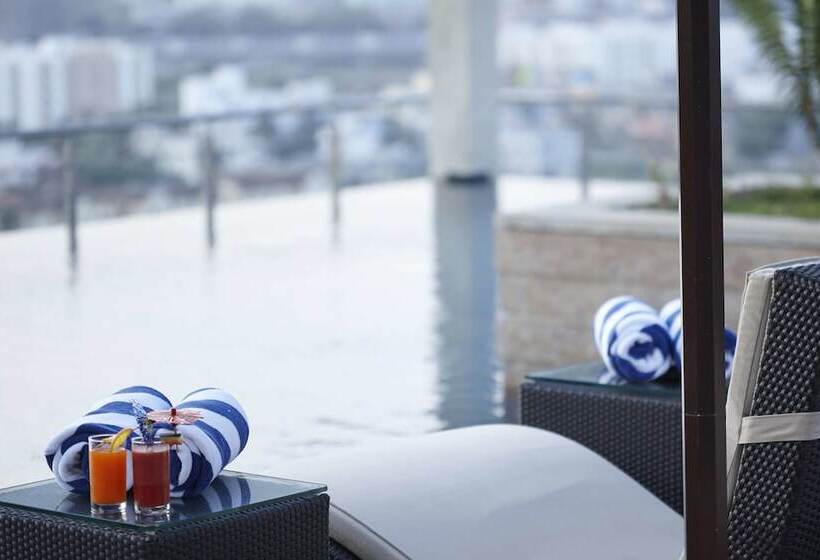 בית מלון כפרי Turyaa Chennai Omr It Expressway