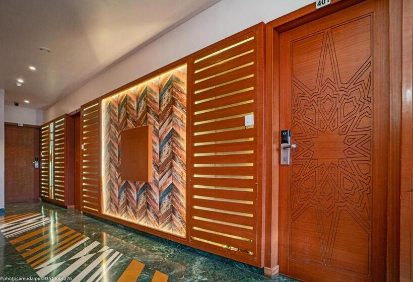 호텔 Uddhav Vilas A Family