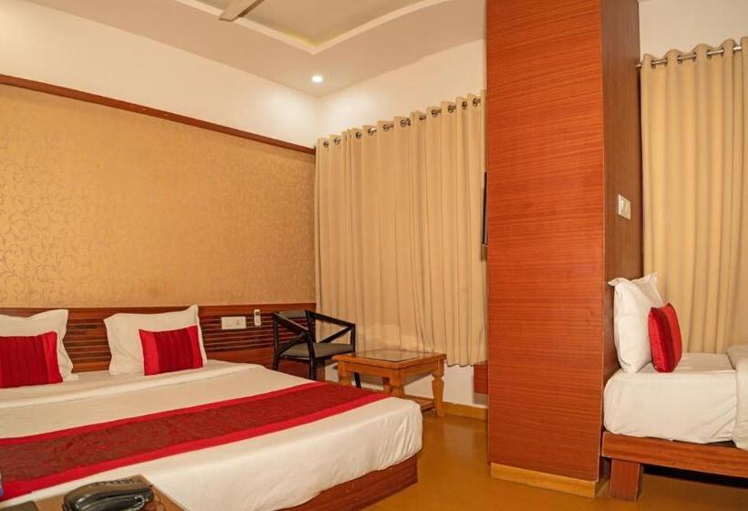 호텔 Uddhav Vilas A Family