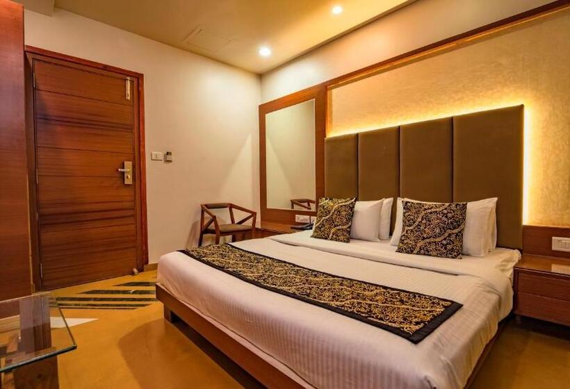 호텔 Uddhav Vilas A Family