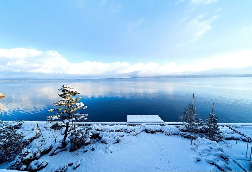 Отель Yukemurino Yado Biwanso