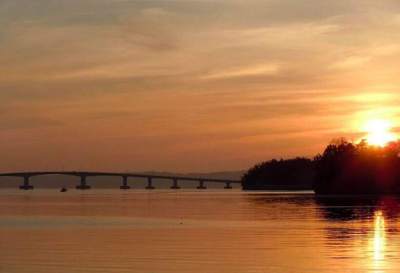 Отель Yukemurino Yado Biwanso