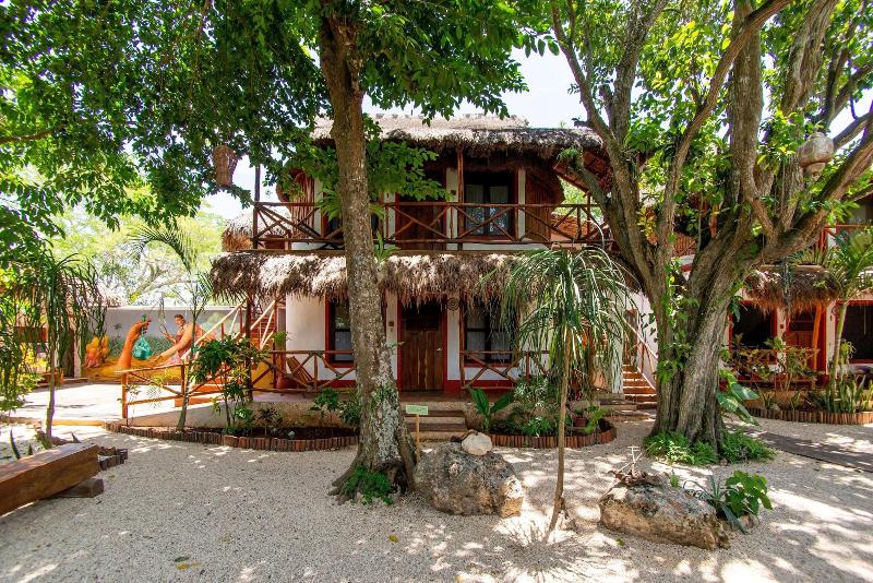 هتل Zentik Project & Saline Cave