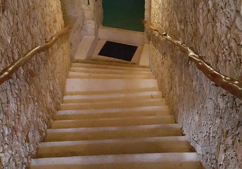 هتل Zentik Project & Saline Cave