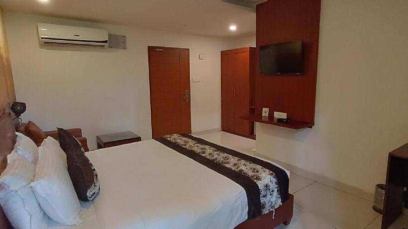 Mrugavani Resort & Spa