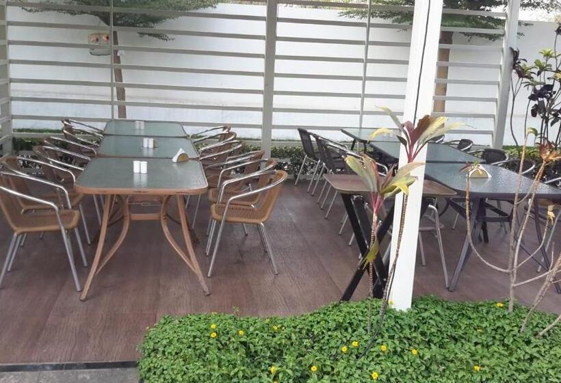 Mrugavani Resort & Spa