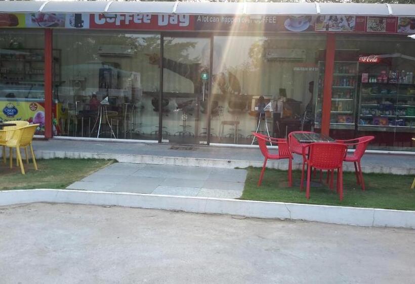 Mrugavani Resort & Spa