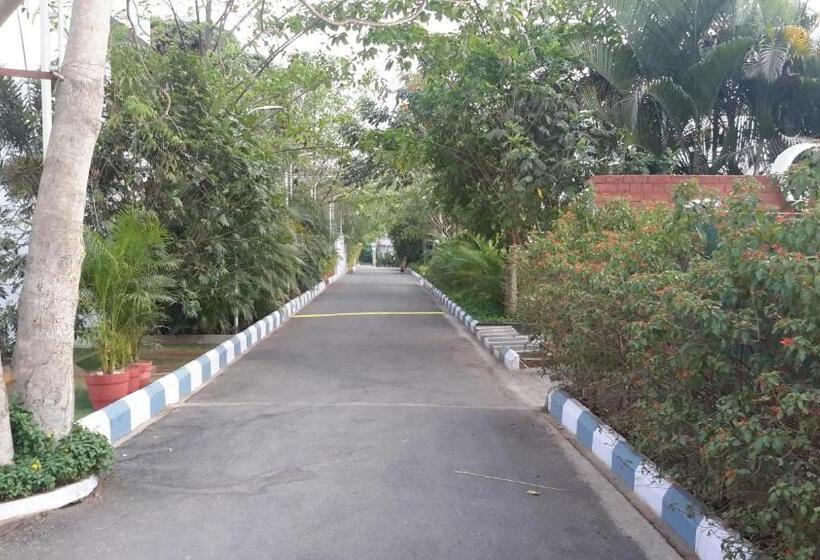 Mrugavani Resort & Spa