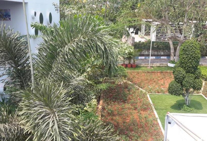 Mrugavani Resort & Spa