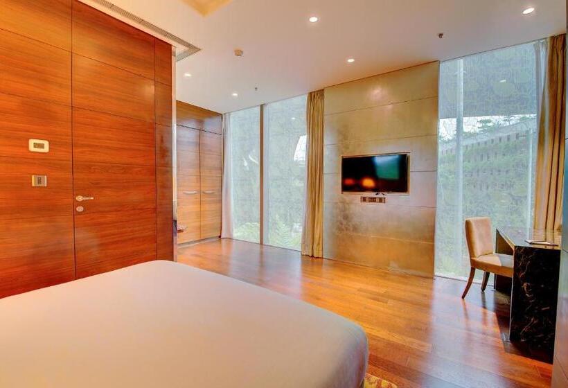 Niranta Airport Transit Hotel & Lounge Terminal 2 Arrivals