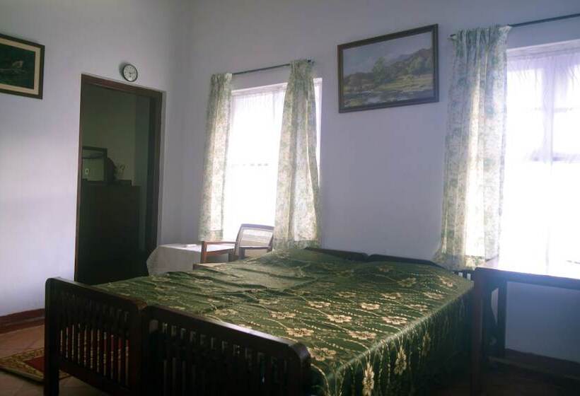 Пансион Fenn Hall