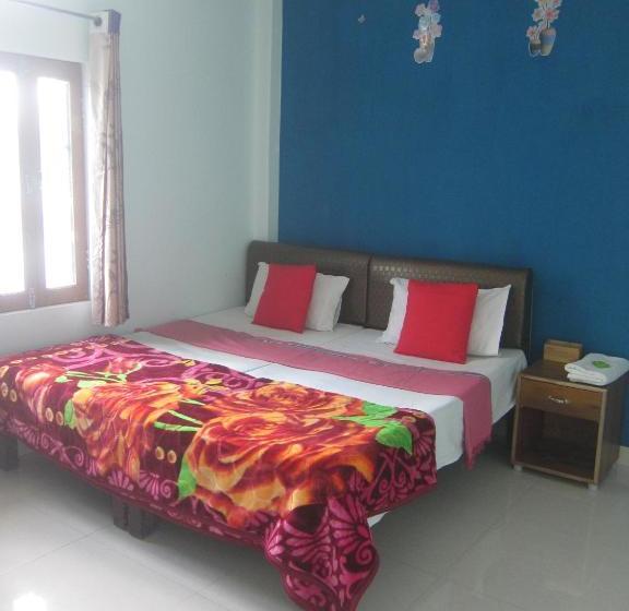 بنسيون Kedar Guest House  Feel At Home