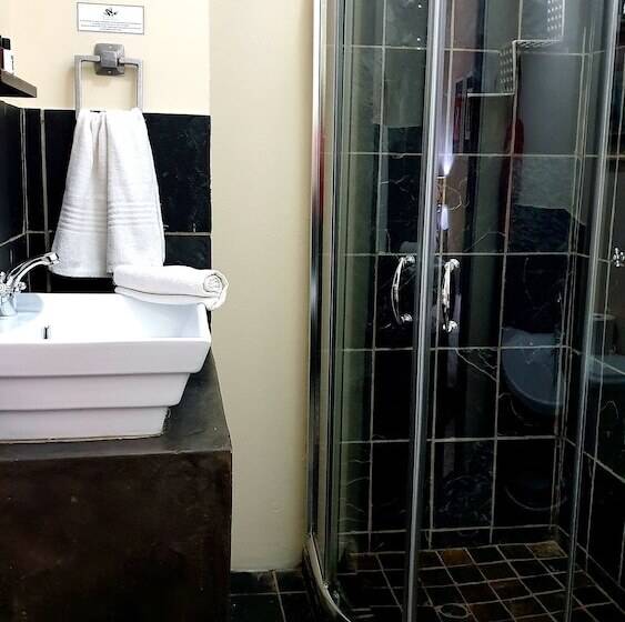 بنسيون Khayamanzi Guesthouse