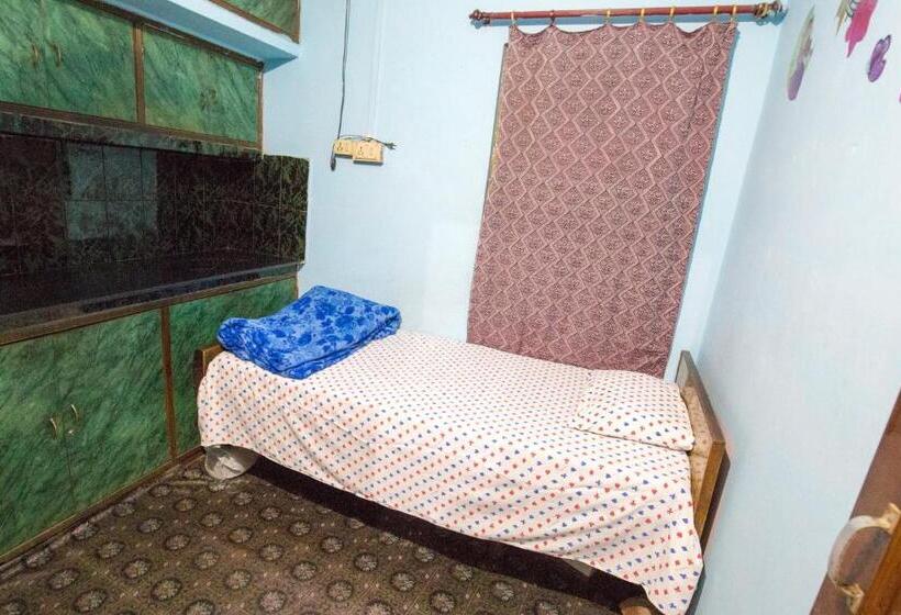 بنسيون Somit Paying Guest House