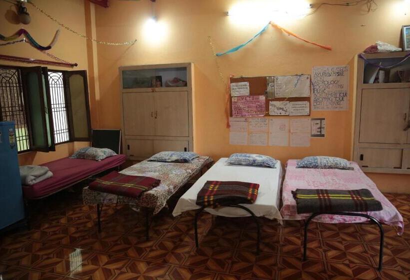 بنسيون Somit Paying Guest House