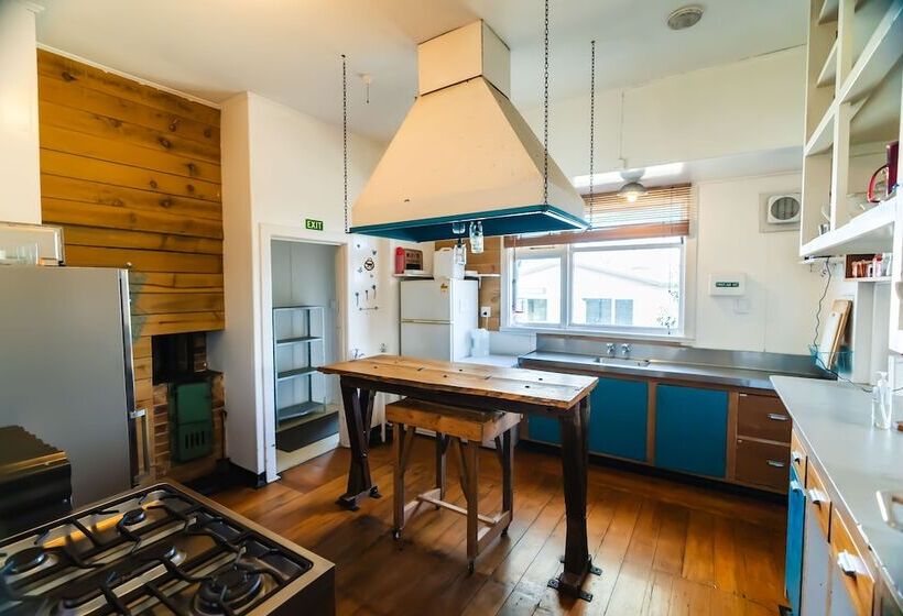 Pinedale Lodge & Apartment