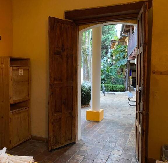 Rossco Backpackers Hostel