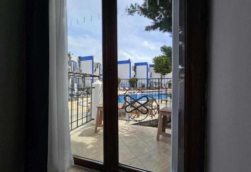 Serpina Hotel   Adults Only