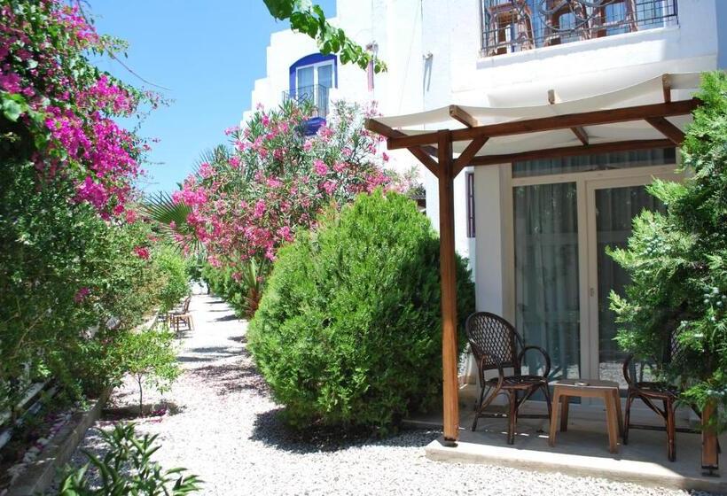 Serpina Hotel   Adults Only