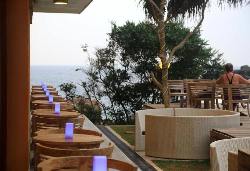 Thaproban Pavilion Resort & Spa